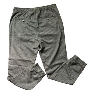 Valor Collection Men’s Med. Relaxed Fit, Drawstring Gray striped Joggers